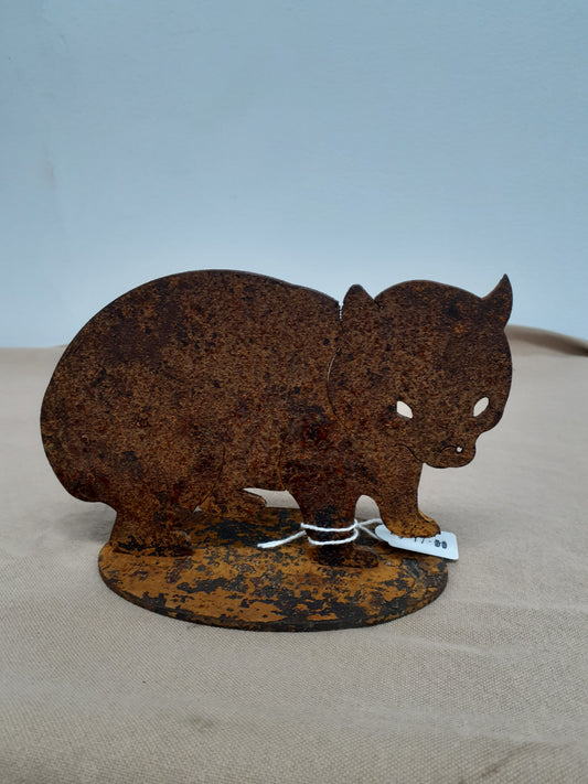 Rusty Wombat Stand Sm